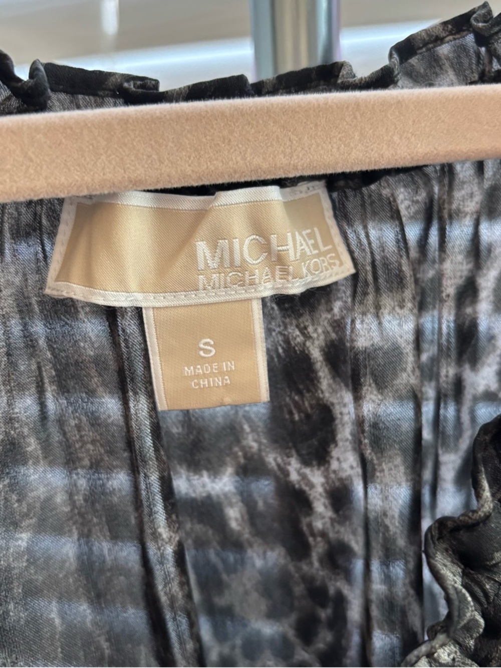 Michael Kors Leopard Print Blouse Smoked Off Shoulder Gray Black S - Picture 2 of 3